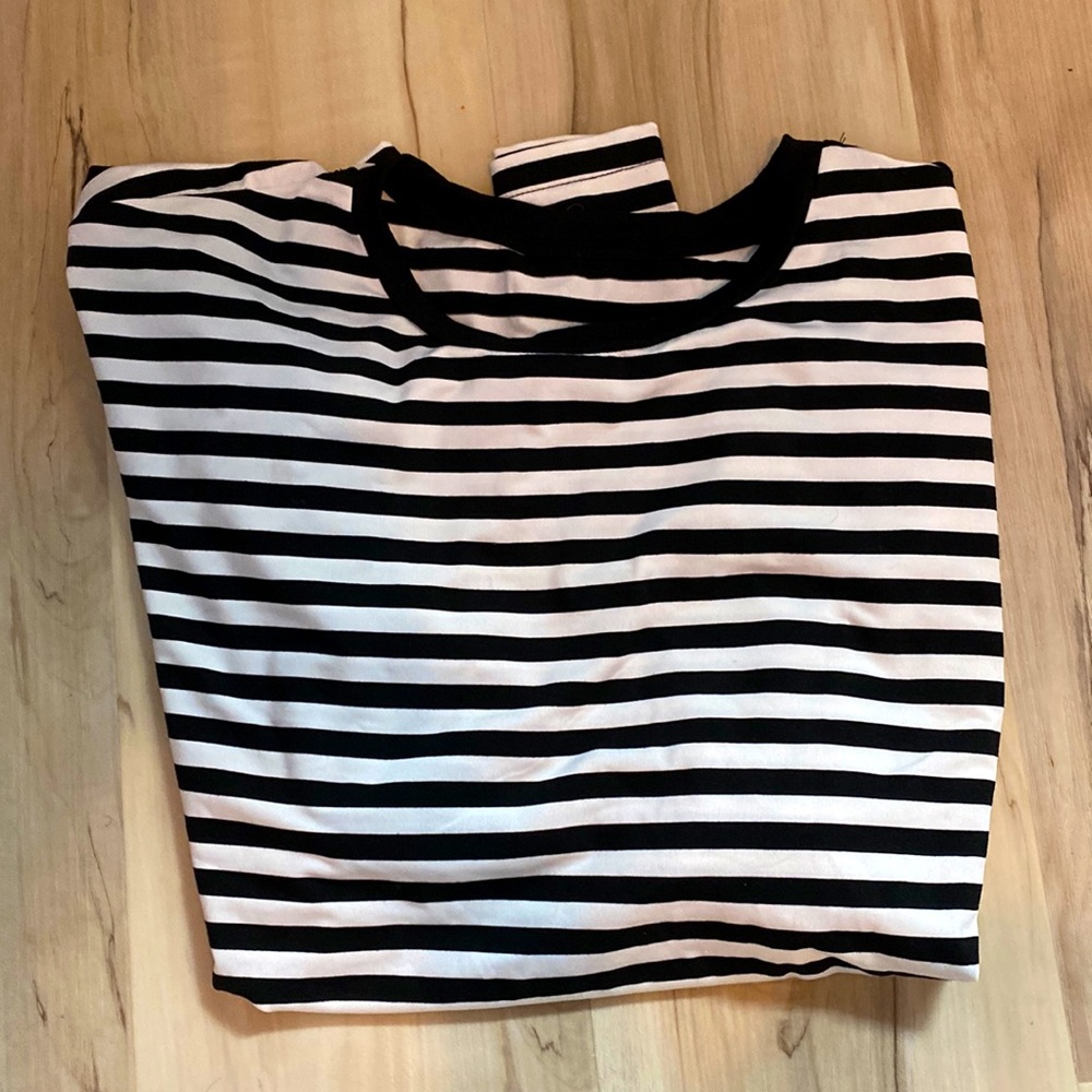 Black and white long sleeve striped